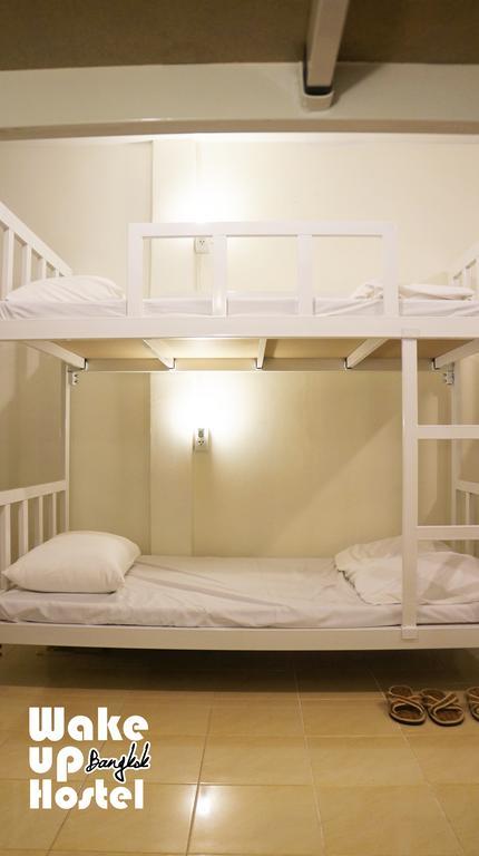 Wake Up Hostel Бангкок Экстерьер фото